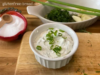 Sour Cream and Garlic Dip